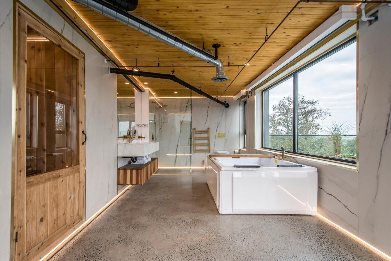 The Halifax Rooftop - Cozy Spa B&B エクステリア 写真